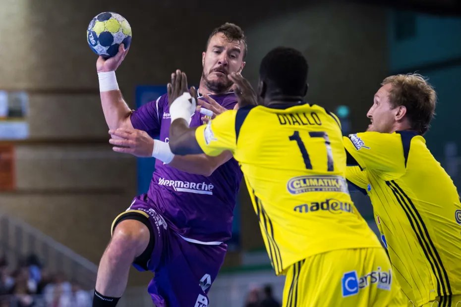 Suivez le derby JS #Cherbourg contre #Caen, 19ᵉ journée de #Proligue dès 14h30. #Handball france3-regions.francetvinfo.fr/normandie/manc…