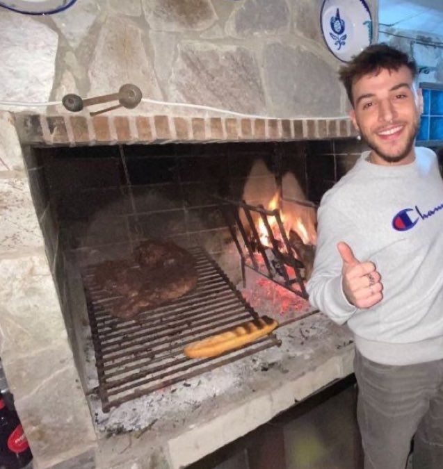 otaddiction's tweet photo. Mira esa carita de felicidad lo quiero invitar a comer un asado y tomar un fernet a mi casa te quiero mucho Lucas https://t.co/HOPtgcfLxI