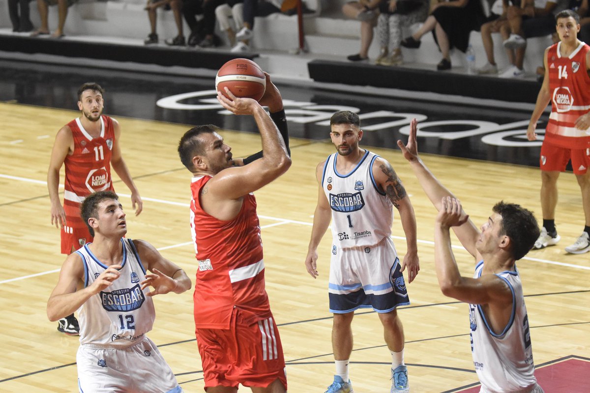 laligafederalok's tweet photo. 🔴⚪ @BasquetPlate se impuso en su debut ante Sportivo Escobar en el Microestadio del Mâs Monumental 🏟.

🔗 https://t.co/tDStZoStbd https://t.co/KbyS08VLUp