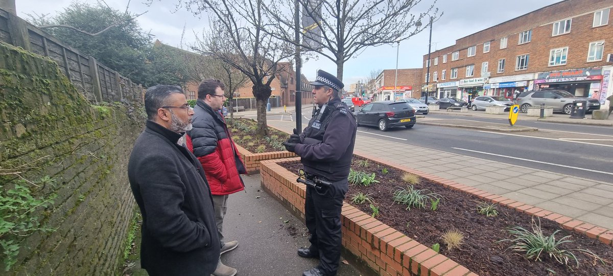 My fellow councillor Cllr Scott Farley and I joined SNT team PC Jasdeep Mukkar and his team for a ward round to identify anti-social behaviour issues in the West Drayton ward. We extend our thanks to the WD Metropolitan Police.