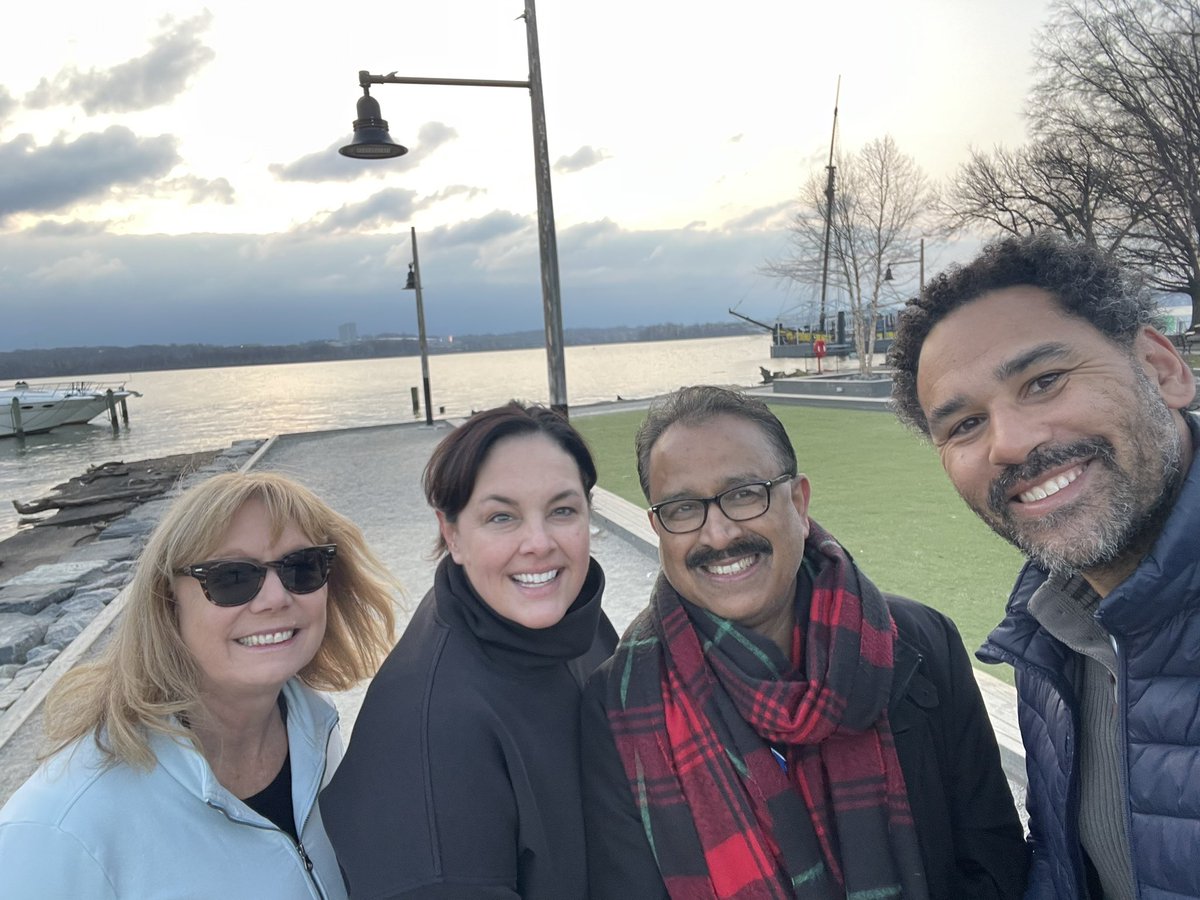 mmahesh1's tweet image. Alexandria Diaries:

It was still dawn &amp;amp; cold, but that didn’t deterred @aapmHQ #admincouncil chair &amp;amp; vice chair along with #GRAC chair @sebalexgros join for a good walk &amp;amp; continue discussions we had at retreat. 

It was less grayish than yesterday and the sun was just rising!