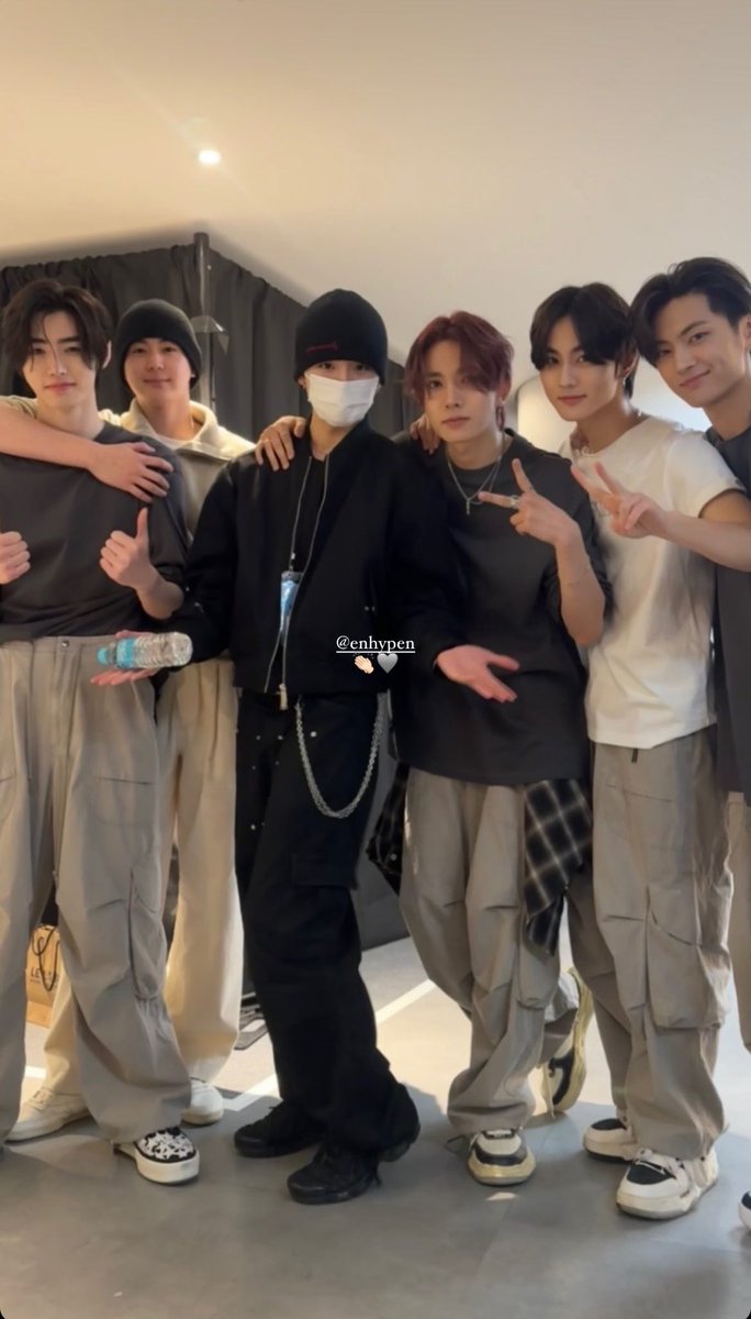 サンウォンとENHYPENの集合写真が見れるとかあっていいんですか😭😭