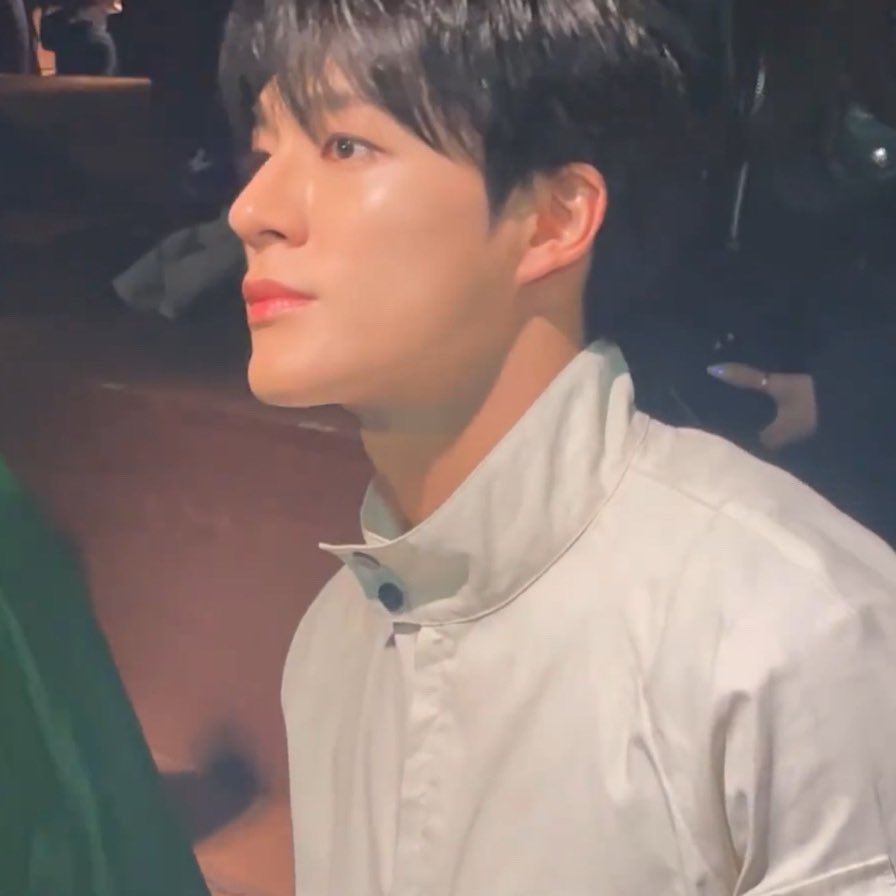 zlzhhh2's tweet photo. 제노💗
JENO AT FERRAGAMO MFW
#FerragamoFW24xJENO https://t.co/FeumDqjGrM