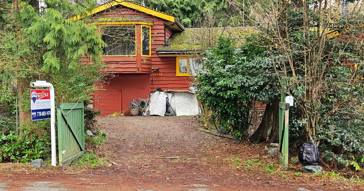 EarlaRiopel's tweet image. It's really SOLD! teamzare.ca/featured/12230… Thanks, Rooz &amp;amp;Team! To new owner, may you find happiness,wellness&amp;amp;prosperity in your new Surrey house🏡. Lots of fun things to do in this 11,233 sq ft ppty right at ♥️ Cedar Hills. Wishing you the best!🙂, from our family @NYCARE_Wellness