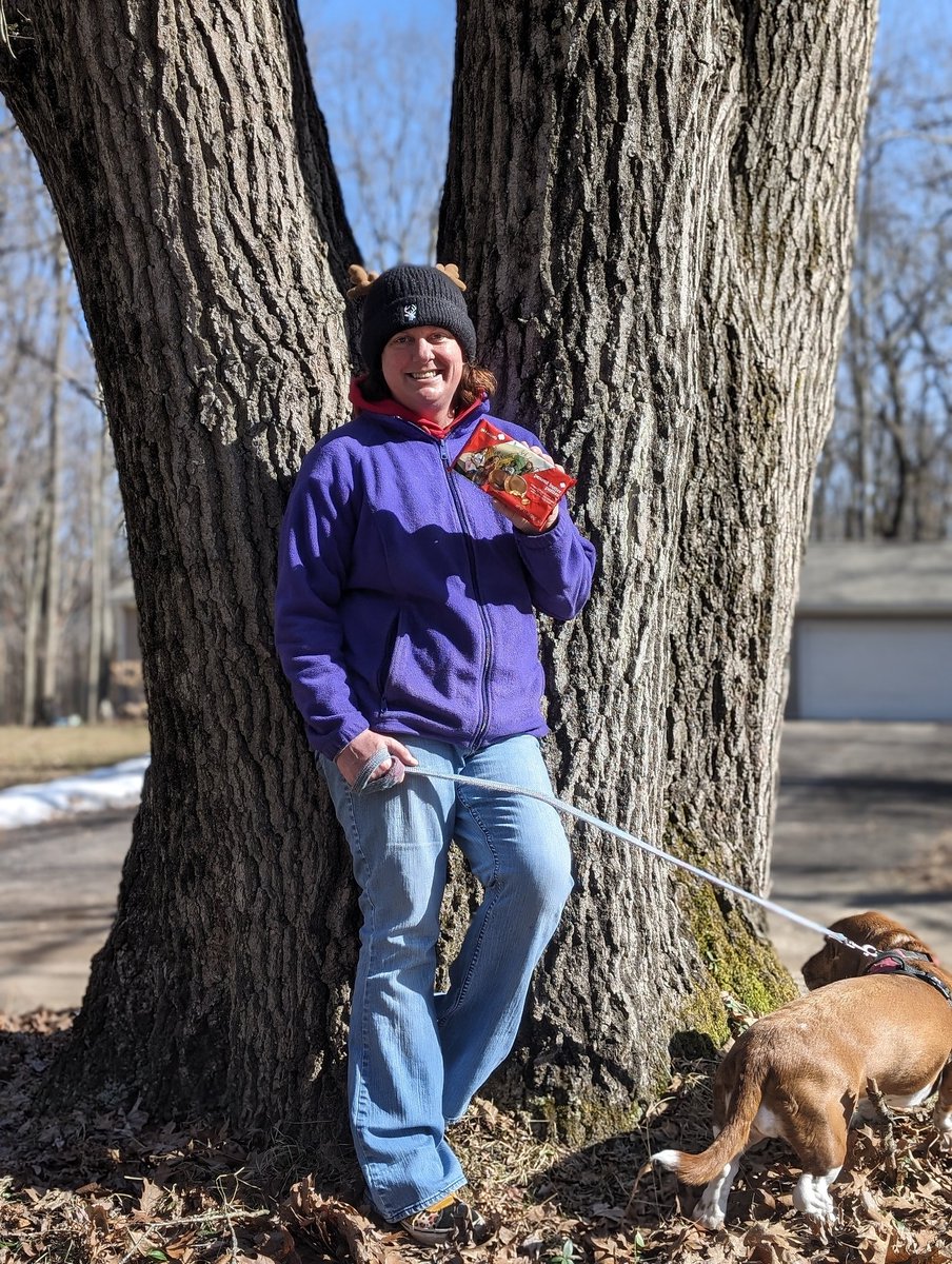 🍪 I am a leader of #GirlScout Troop #8839 in Grand Rapids, MI, and my favorite #GirlScoutCookies are Peanut Butter Patties!  ✌🏼💚🍪

💖 📸 Snap a selfie with your favorite box and cast your vote by using #CookieSelfieShowdown <a href="/GSMISTS/">GSMISTS</a>. 💖 📸 

#CookieSeason #GirlScouts #GSMISTS