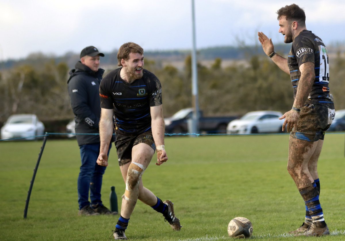 JDPThomas's tweet photo. That winning feeling. 🏉📸
@DingsCrusaders stretch their unbeaten run to 15 @Nat2RugbyWest games after a 17-8 win at @Luctonians. #Nat2West #Dings #Lucs https://t.co/WSJk3afYWV