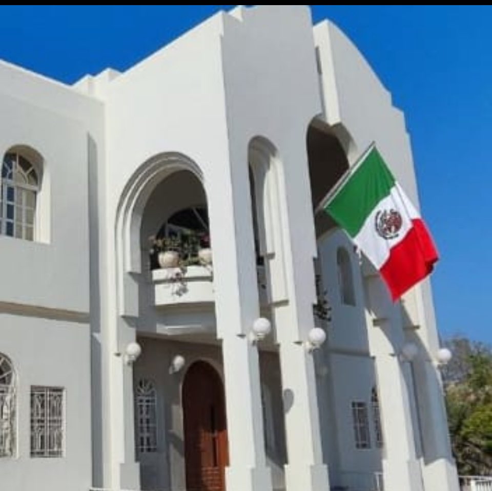 En su día y siempre, digna, orgullosa y hermosa ondea la #BanderaNacional 

Sus colores emocionan, su significado conmueve y motiva. 

¡Viva México! 
🇲🇽🇲🇽🇲🇽🇲🇽🇲🇽🇲🇽🇲🇽🇲🇽