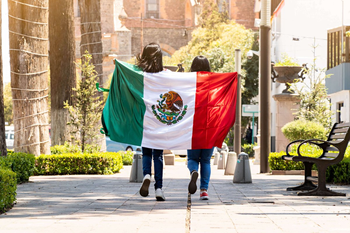 asuryk's tweet photo. Día de nuestro lábaro patrio:
Hoy rememoramos nuestra herencia nacional y rendimos homenaje al rico pasado de nuestro país.
#DiaDeLaBandera https://t.co/6dW0bYXIqO