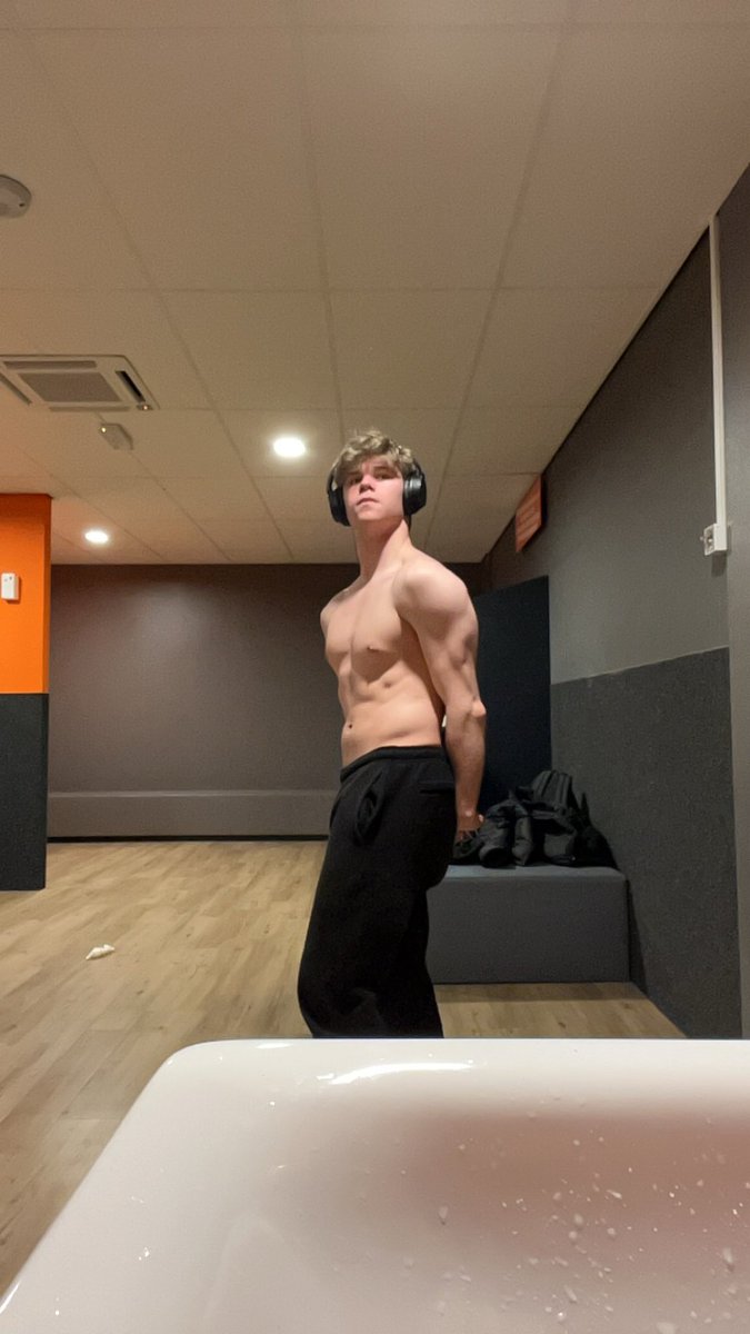 Floekoe 🇳🇱 tweet media