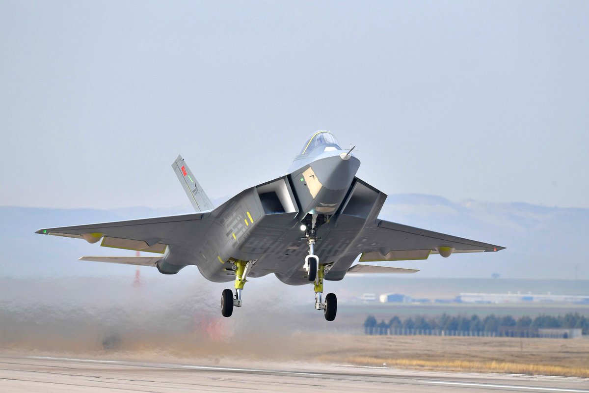 TurkishCentury's tweet photo. ⚠️ Türkiye's 5th-gen #stealth fighter jet TFX/MMU #Kaan will feature a "top secret" radar absorbing coating (RAM) from Ankara-based chemical tech company #BOTEK, which provides NATO-standard #paint for a variety of military air, land &amp; sea vehicles. https://t.co/rc8KJZK1vH 🇹🇷 https://t.co/B6NNdLReK0