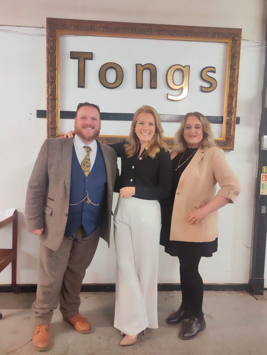 HouseTongs's tweet photo. An absolute pleasure to meet Christina Trevanion at Tong's Auction House @HouseTongs #christinatrevanion
#bbcbargainhunt @BBCBargainHunt @CTrevanion thank you https://t.co/iJy8gPX8LX