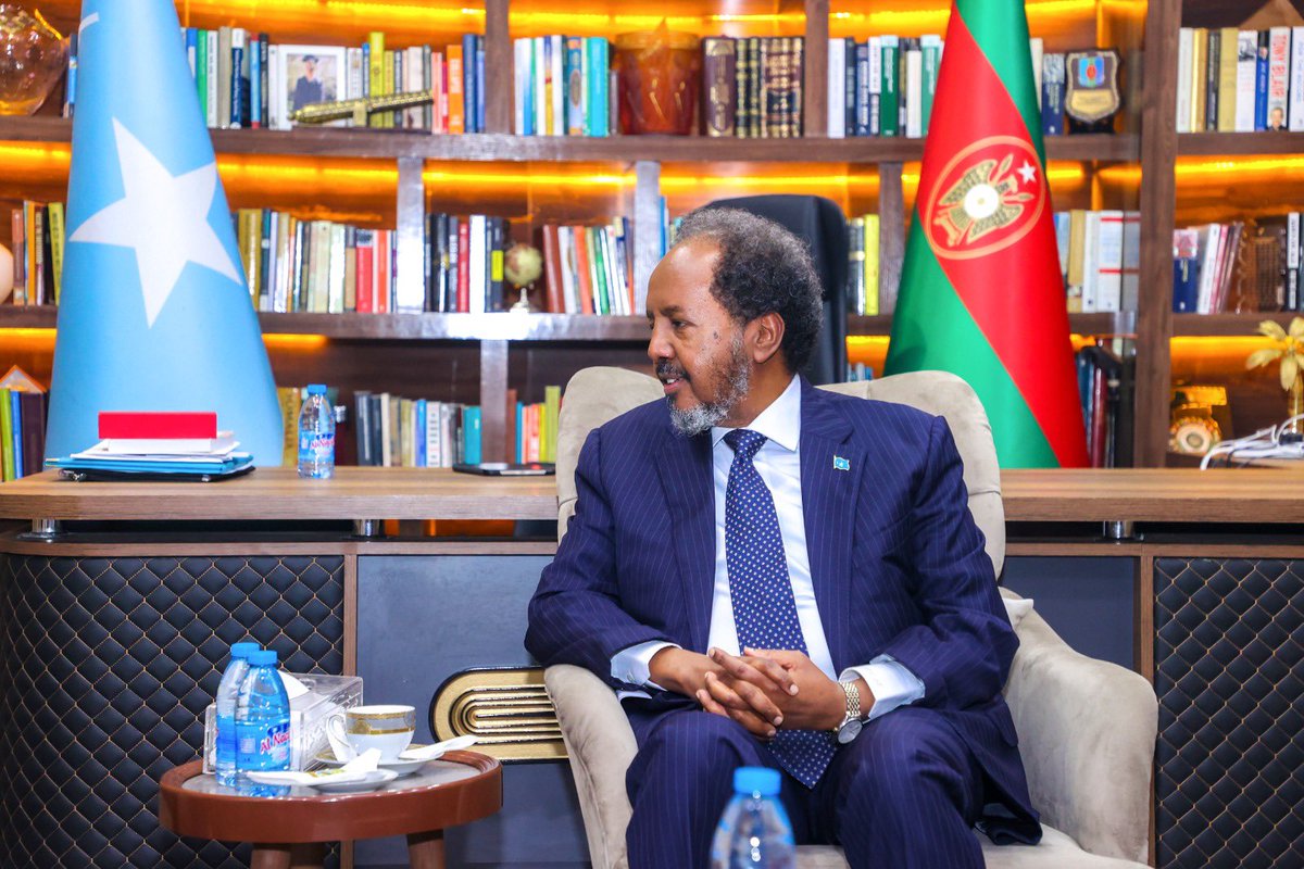 TheVillaSomalia's tweet photo. His Excellency President Hassan Sheikh Mohamud held a productive meeting with the EU Ambassador to Somalia, Ms. Karin Johansson. Discussions focused on advancements in security, development, and Somalia's ongoing democratization process. 

During the meeting Ambassador Johansson reiterated the EU's profound respect for Somalia's sovereignty, unity, and territorial integrity. Both sides acknowledged the significant measures taken thus far to tackle challenges and pledged to foster closer collaboration between Somalia and the EU.