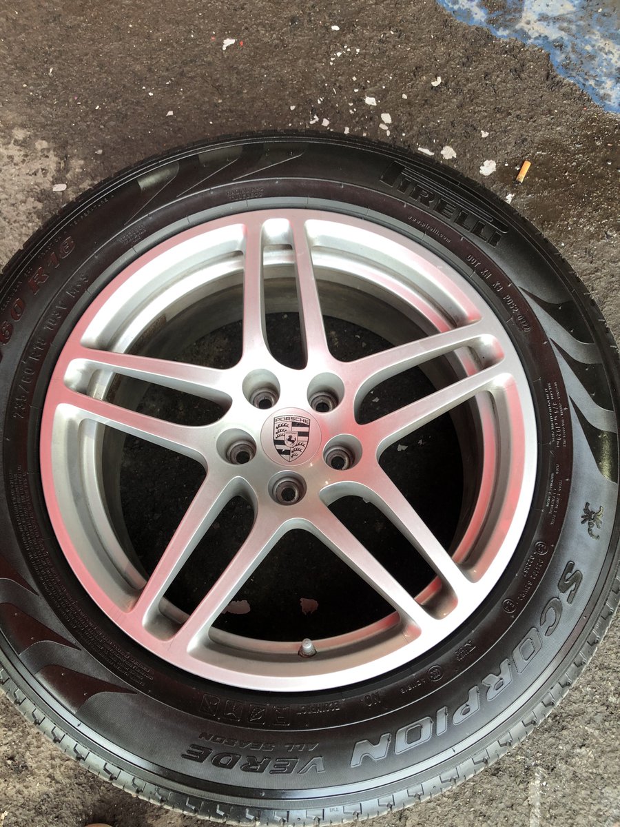 mercede72928186's tweet photo. If anyone interested in buying these 4 genuine, 18” Porsche Macan S wheels with Pirelli Scorpion Tyers with Very good tread . Mint condition £350 #Porsche #MacanS https://t.co/QNjL1o4h1Z