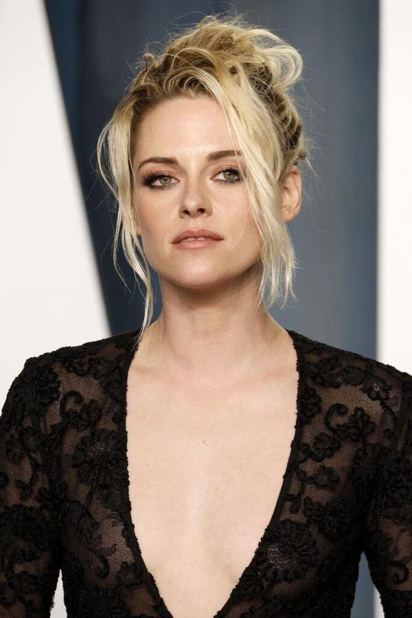 KRISTEN STEWART - Página 13 GHH6wcVXIAAj5ab?format=jpg&name=900x900