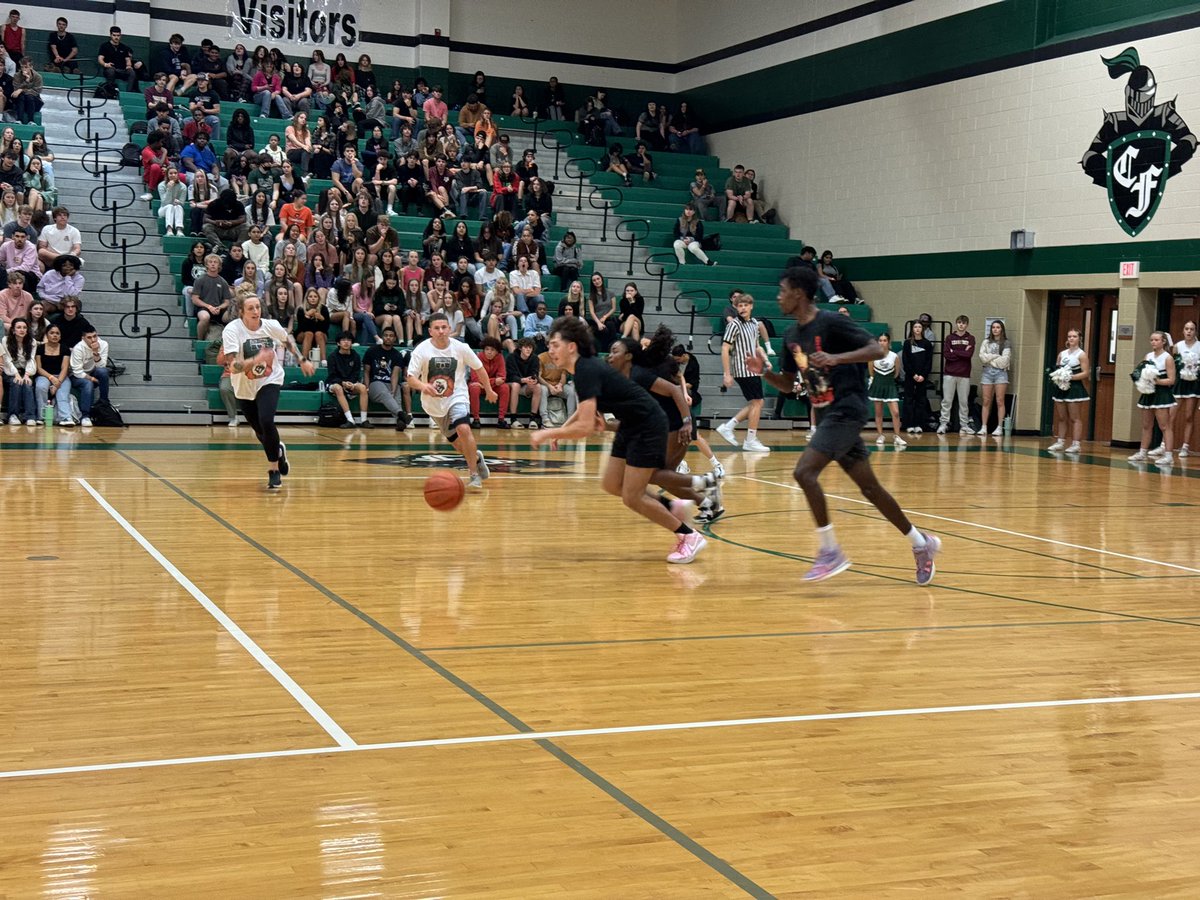 CFHS_Knights's tweet photo. The Annual Student vs Faculty Basketball game was a huge success! The staff were breaking ankles and making it rain with their skills on the court! Everyone had a great time and lots of money was raised for the Senior class! #CFHSForward ππβοΈπ€ https://t.co/7mXTKsSfAC