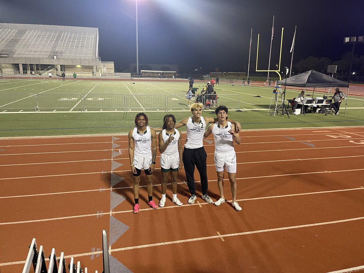MoniPau100's tweet photo. Shout Out to @WaxahachieTrack boys Varisty for their hardware this week! 

 4x2 - 2nd overall  
4x4  - 2nd overall  

This is only the start 😎 

Kenya Singletary-Hall 🤩  we see you on your first track season 👀, sky is the limit,  can’t wait to log the new records!!!!

#zoom https://t.co/vJKpL6uLxC