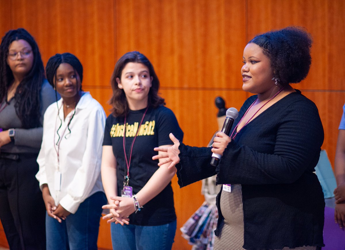 JCPSDEP1's tweet photo. Really enjoyed hearing the amazing pitches from JCPS students at the 2024 Justice Fest. These students are working on some very innovative projects aimed at solving the socio-economic issues impacting their communities. Great job! #justicefest #jcpsdep https://t.co/2vSbhYTZWE