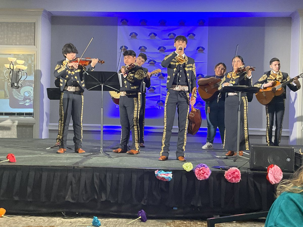 Shout-out to @AkinsAISD Mariachis for their amazing performance! Nothing like being serenaded during lunch @AustinAABE #adelanteconference2024 So much talent in the group, beautifully representing culture and ancestors. 🎶🌮 #MariachiMagic #CulturalTalent Representing @AustinISD
