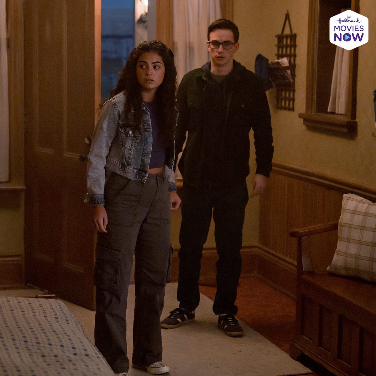 HallmarkPlus's tweet image. What trouble have Alice @sadie_snow and teen Elliot #DavidWebster gotten themselves into? Find out in next episode of @TheWayHomeHC now on #HallmarkMoviesNow! #TheWayHome