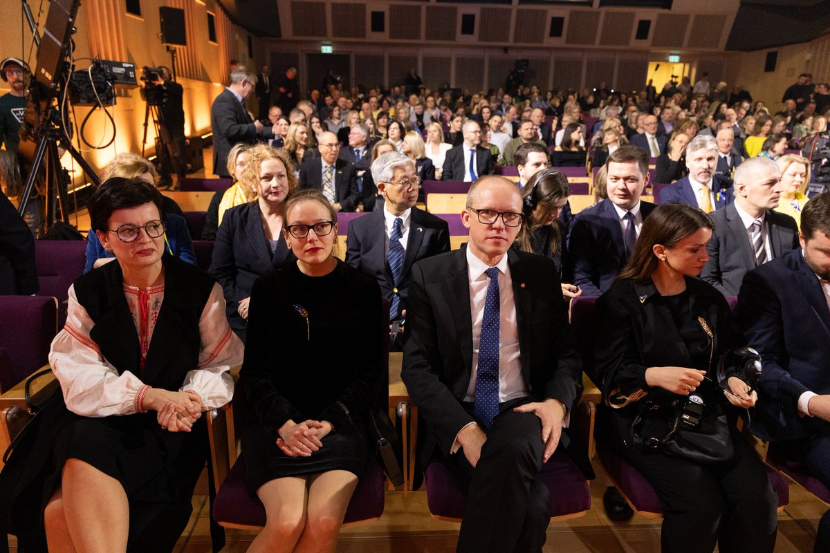 Representatives of @Latvian_MFA - @andrispelss, @KPlatere and @UldisMikuts support Ukraine at charity concert, 'Kopā ar Ukrainu' organised by @UKRinLatvia at the National Library of Latvia. Video address by 🇱🇻 Amb to 🇺🇦 Ilgvars Kļava. #StandWithUkraine #SlavaUkraini #24Feb2022