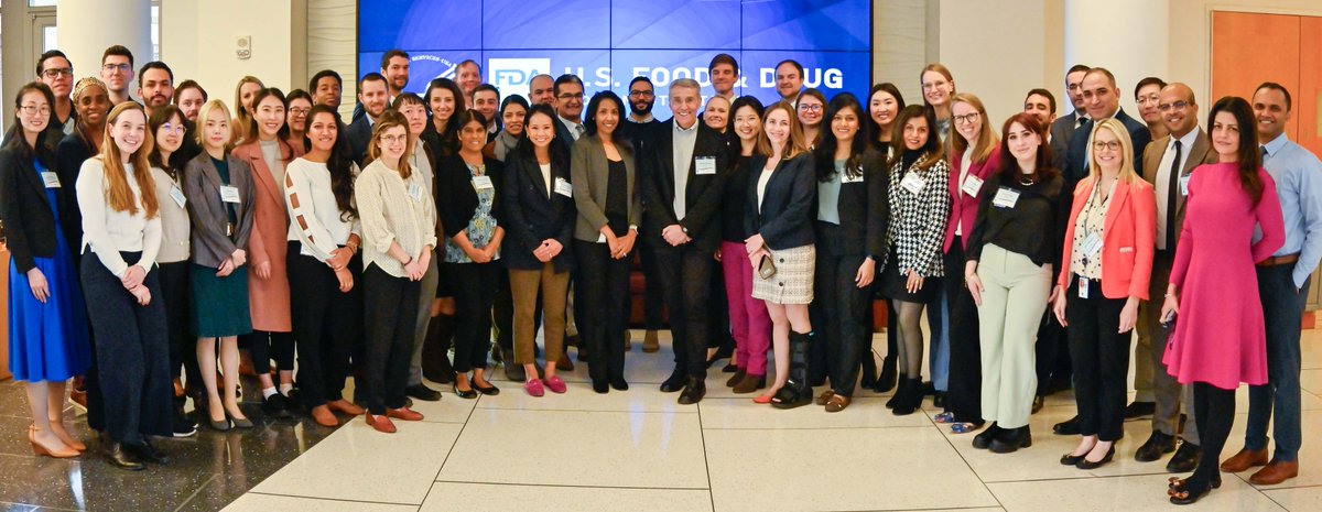 The Spring 2024 FDA-@ASCO Fellows Day Workshop was a great success! We always enjoy meeting talented people at the start of their careers who represent the future of oncology! #OCEProjectSocrates #MedEd @tmprowell @drjennifergao @suparnawedam @timilpatel @realrickpazdur