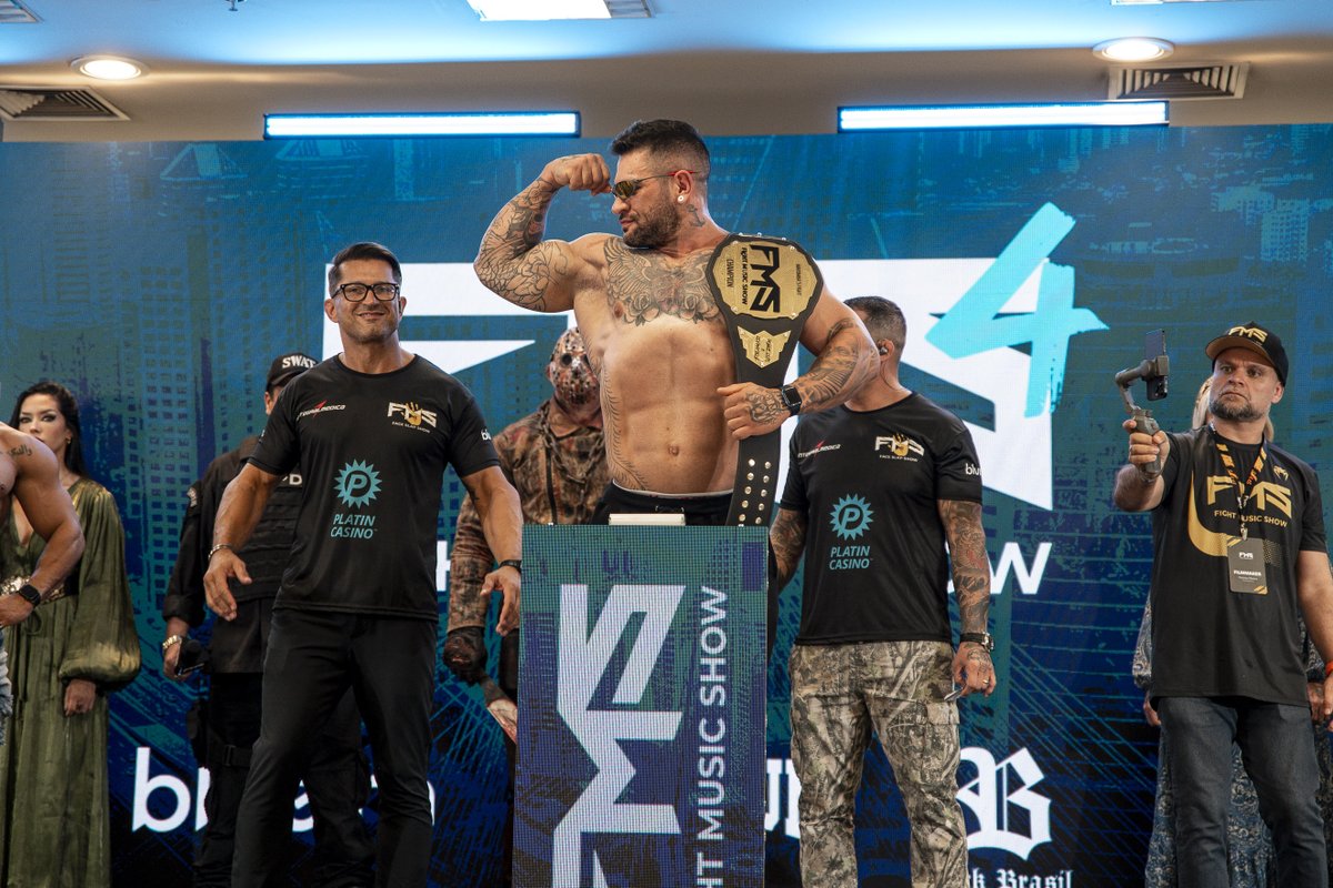 FightMusicShow's tweet photo. Pesagem e encarada cerimonial 🥊

#pobreloco e @sheviii2k Vs @reyphysique e @naturalpracavalo_

O evento marcante de ontem no @shopping_d foi o esquenta do EVENTO DO ANO que acontecerá hoje, à partir das 19H00 na @vibrasaopaulo 🔥

➡️ Arraste para o lado
📸 @monkeywings

GARANTA SEU PAY-PER-VIEW, LINK NA BIO

[#FMS4 24/02 | @vibrasaopaulo | @combate e @tvglobo | PPV do Fight Music Show ]

#Aporradavaicantar #FMS #SP #FMS4SãoPaulo #mma #boxe #shows #entretenimento #fightmusicshow