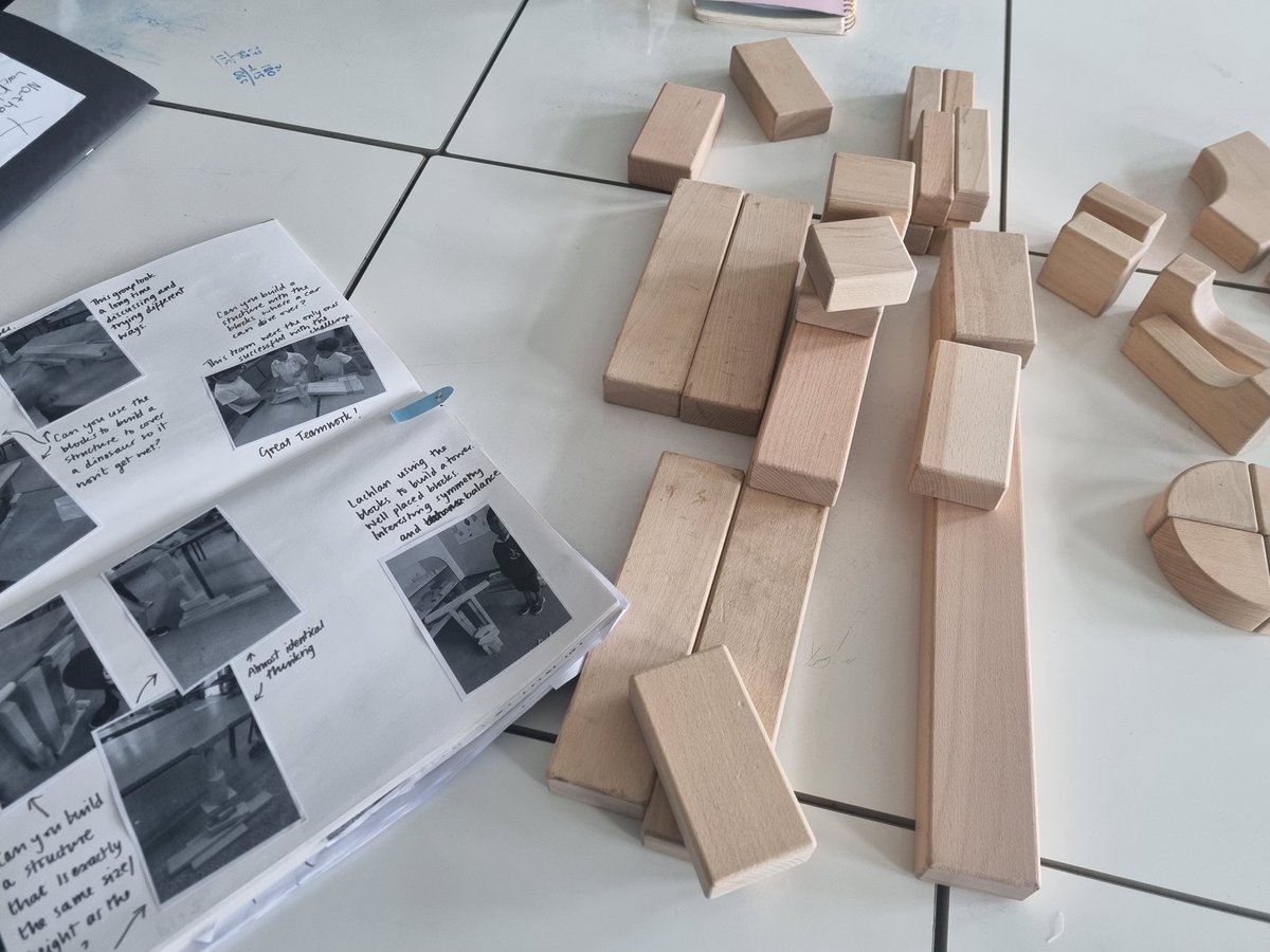 pedagoo's tweet photo. A brilliant session from @GillianGriff15 talking through her Frobel journey &amp; how she has introduced Block Play @Grandtullyps #PedagooPerth https://t.co/0AU48vgaVN