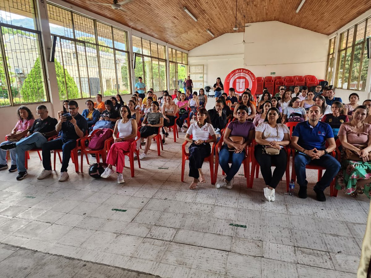 diegopolo1's tweet photo. Hoy acompañamos bienvenida a estudiantes de primer semestre en Centro de Atención tutorial en Honda en @Uni_Tolima @IdeadUT https://t.co/HAD9tObhXg