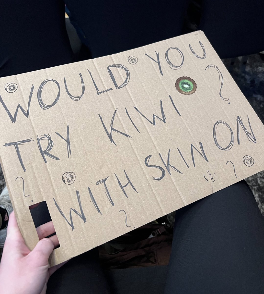 ❗️⚠️ATTENTION⚠️❗️

<a href="/TonteriYoung/">Kristina Tonteri-Young</a> TRIED KIWI WITH SKIN ON 

AGAIN!! KTY TRIED KIWI WITH SKIN!!!

#SaveOURWarriorNun #WarriorNun #HaloBearerUK #OCSLive

My heart is little broken because she didnt like it, but she finally tried 😌