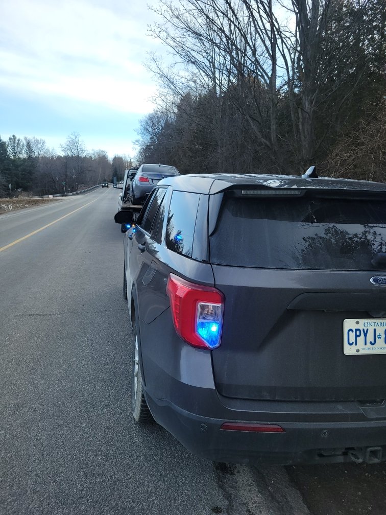 STUNT DRIVING: 46-year-old man from Barrie charged after traffic stop on vehicle going 133 km/h in a 70 zone yesterday on 5 Sideroad #Bradford. 
#30DayLicenceSuspension
#14DayVehicleImpound
#SlowDown
