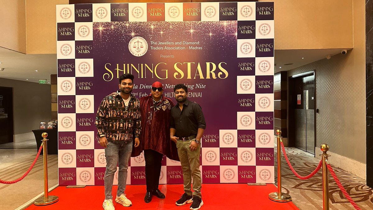drumssivamani's tweet photo. Performed at the #shiningstars event yesterday for the Jewellers & Diamond traders association - Madras.
Was a fun musical evening and also catching up with old friends including Thiru, Santhakumar ( S.R. Jewellery)
#rhythmisgod https://t.co/ps8Y0UsXPv
