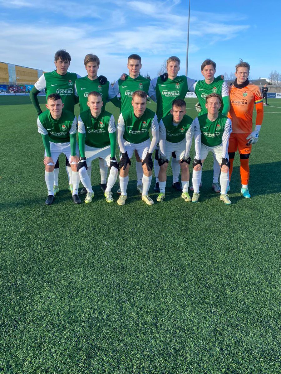 Gífurlega súrt 2-2 jafntefli gegn Selfossi en þeir skoruðu jöfnunarmarkið eftir uppgefinn uppbótartíma. Við höfðum spilað frábærlega og komumst í 0-2 en seinustu 10 mín. voru þungar. Við lærum af þessu. Guðni og Breki með mörkin okkar🟢⚪️
#éghefekkitíma