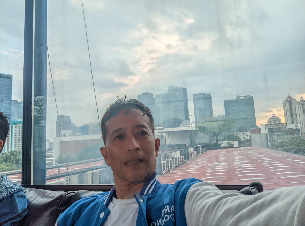 KITA_Cardano's tweet photo. Great food, great place, great view, great people.

@emurgo_io Jakarta Meetup 2024 ~ Cardano https://t.co/QGzu5oITyo