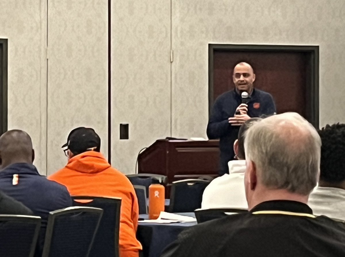 Great turnout at the @CFCAVAFB clinic to hear @Coach_TElliott 🔶⚔️🔷