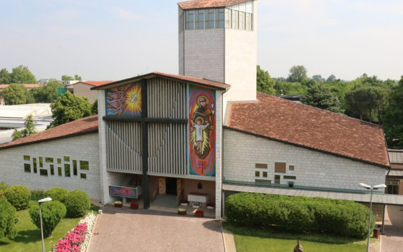 telepaceverona's tweet photo. Domenica 25 febbraio
🚩ORE 16:00 #Telepace in diretta
dalla chiesa dell’Opera della Provvidenza S. Antonio di Sarmeola di Rubano, Padova, trasmetteremo la celebrazione eucaristica conclusiva del Sinodo diocesano presieduta dal vescovo #ClaudioCipolla https://t.co/C0zeNyueo9