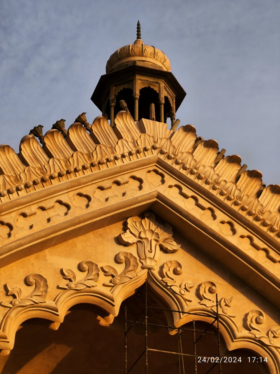 arpitexplorer's tweet photo. The commendable conservation work carried out by the Archaeological Survey of India at Rumi Darwaza is truly impressive. 
@MinOfCultureGoI  @ASIGoI #rumidarwaza #Lucknow #conservation #archaeology https://t.co/neHm1I2qN0
