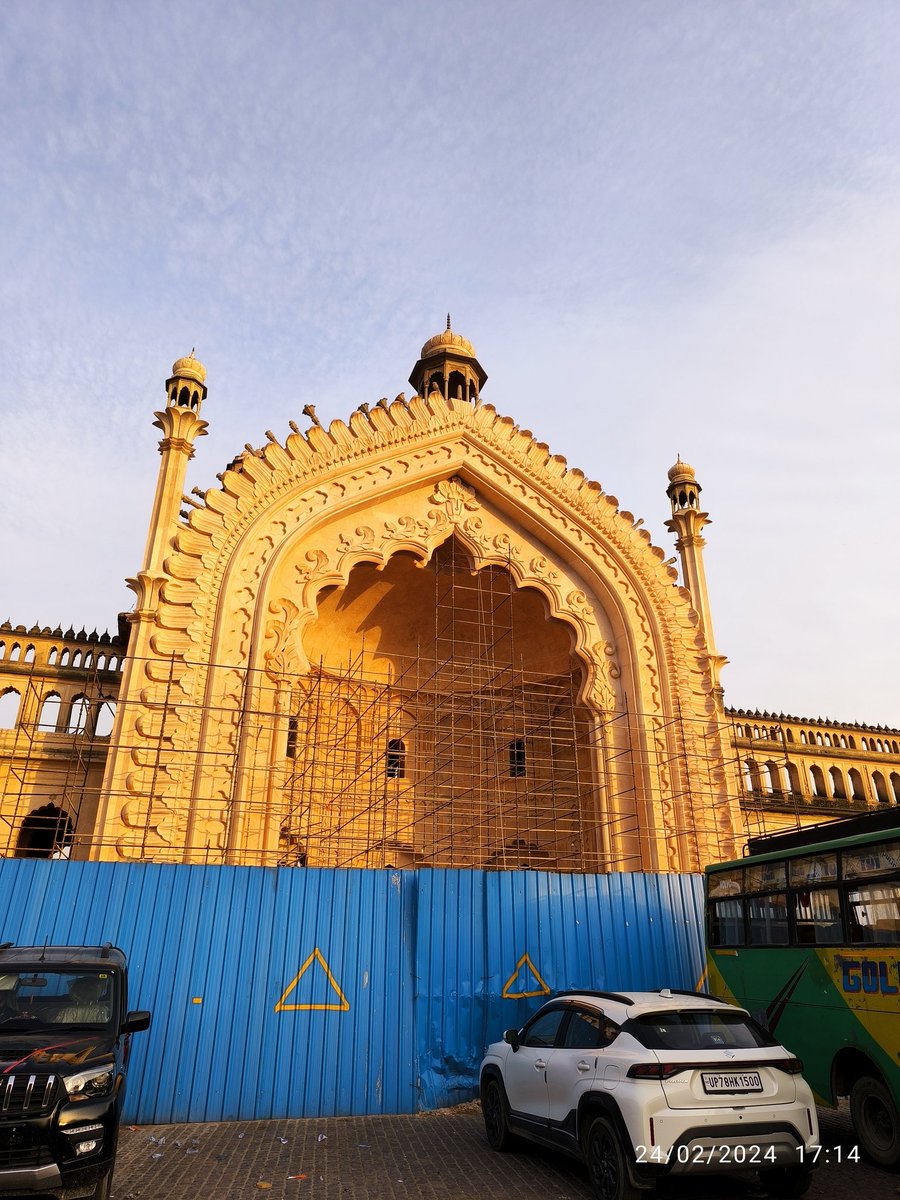 arpitexplorer's tweet photo. The commendable conservation work carried out by the Archaeological Survey of India at Rumi Darwaza is truly impressive. 
@MinOfCultureGoI  @ASIGoI #rumidarwaza #Lucknow #conservation #archaeology https://t.co/neHm1I2qN0