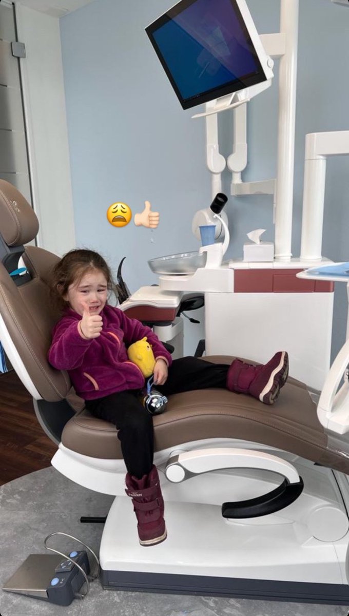FerMir8's tweet photo. Cómo olvidar la cara de mi sobrinita cuando fue al dentista https://t.co/2kvDuiMq6V
