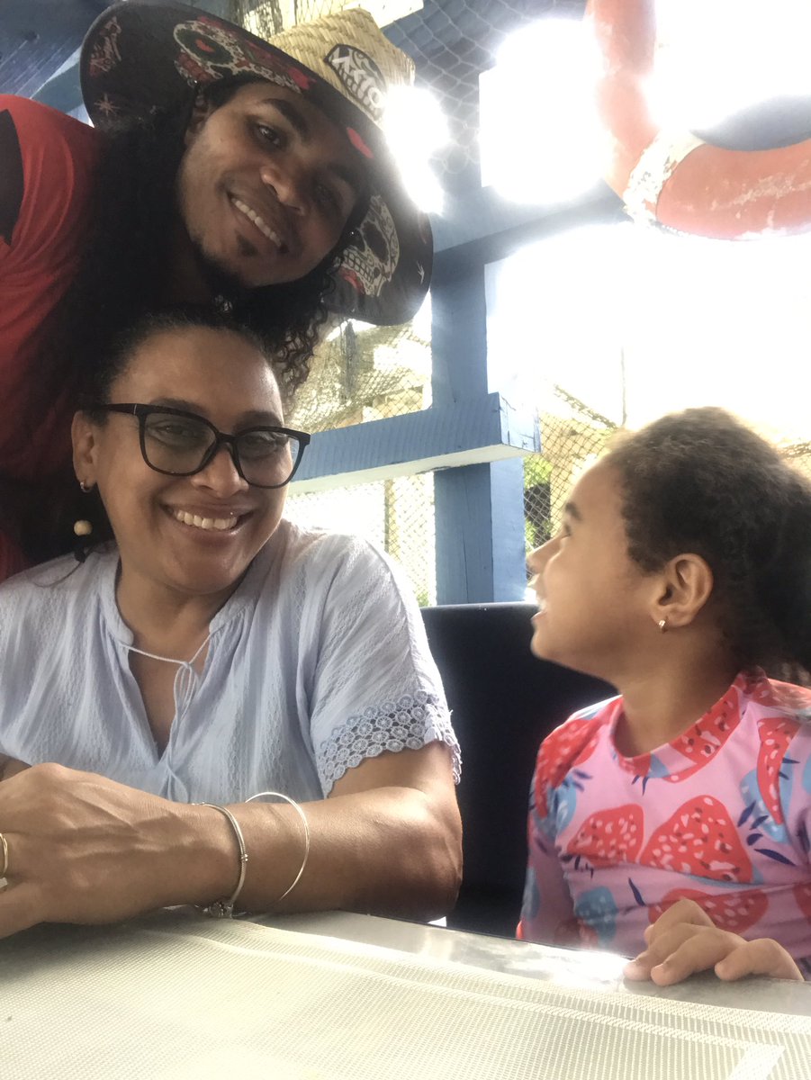 Feliz cumpleaños para mi hijo amado 🎁🎂que Dios me lo siga bendiciendo con mucha salud y larga vida . Te amamosssss mi
hijo 🎂🎊🎉💐🎁