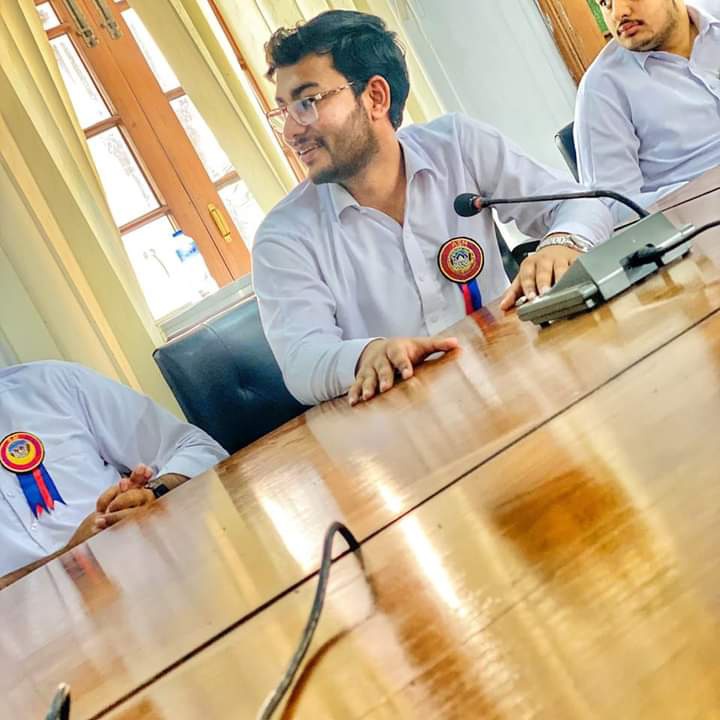 UbaidUl52826808's tweet photo. اپنے کردار پہ ڈال کے پردہ اقبال
 ہر شخص کہہ رہا ہے زمانہ خراب ہے
#NewProfiIePic https://t.co/ss8DsaobbH