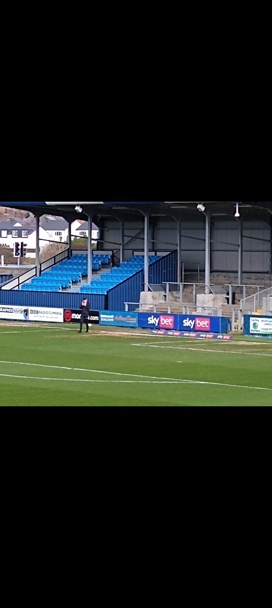 Beeceefcee1's tweet photo. Barrow v Bratfud. Only game in all leagues all the way down to National League to be postponed. Pitch looks fine compared to state of ours #bcafc. Barrow put in a complaint. Do refs still get paid if postponed? If so this decision stinks! https://t.co/MQJmHlTBkn