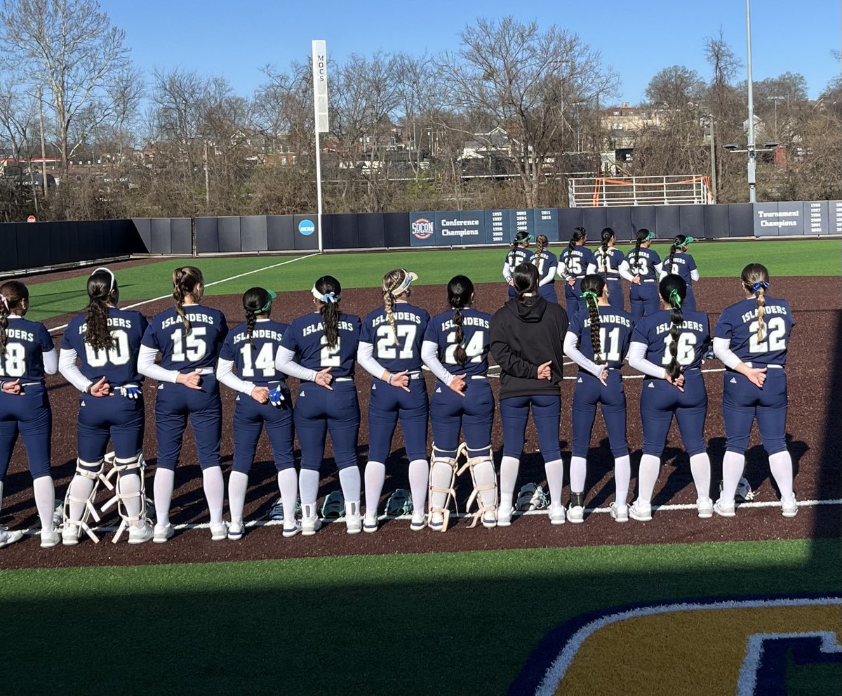 IslandersSball's tweet photo. Beautiful day at the Frost Classic in Chattanooga, Tennessee. Game 3 against Ohio University begins NOW! #ShakasUp https://t.co/YLExTcc16G
