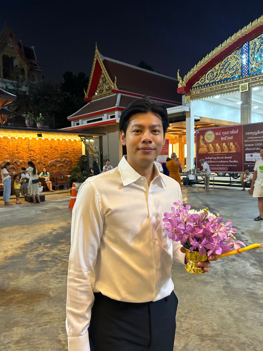 BankSuphanatMin's tweet photo. เมื่อเย็นไปเวียนเทียนที่ #วัดเสมียนนารีพระอารามหลวง เนื่องใน #วันมาฆบูชา มาครับ ขออนุญาตเอาบุญมาฝากทุกท่านนะครับ 🙏🏻😇 ปีที่แล้วก็มาเวียนเทียนที่นี่ ปีนี้ก็เช่นเคยครับ

#สสแบงค์ #แบงค์ศุภณัฐ #ศุภณัฐมีนชัยนันท์ https://t.co/XGciFXfjgw