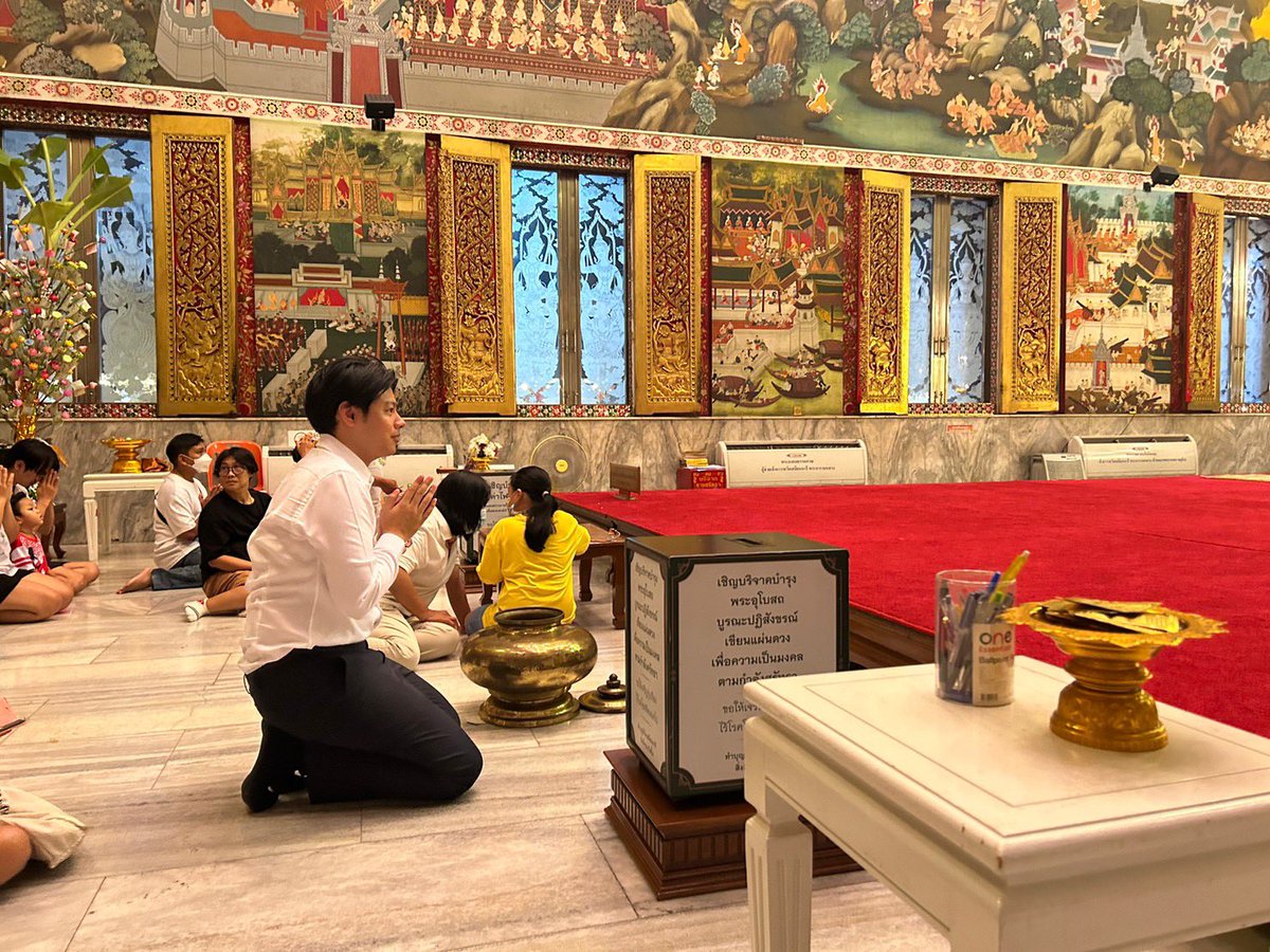 BankSuphanatMin's tweet photo. เมื่อเย็นไปเวียนเทียนที่ #วัดเสมียนนารีพระอารามหลวง เนื่องใน #วันมาฆบูชา มาครับ ขออนุญาตเอาบุญมาฝากทุกท่านนะครับ 🙏🏻😇 ปีที่แล้วก็มาเวียนเทียนที่นี่ ปีนี้ก็เช่นเคยครับ

#สสแบงค์ #แบงค์ศุภณัฐ #ศุภณัฐมีนชัยนันท์ https://t.co/XGciFXfjgw