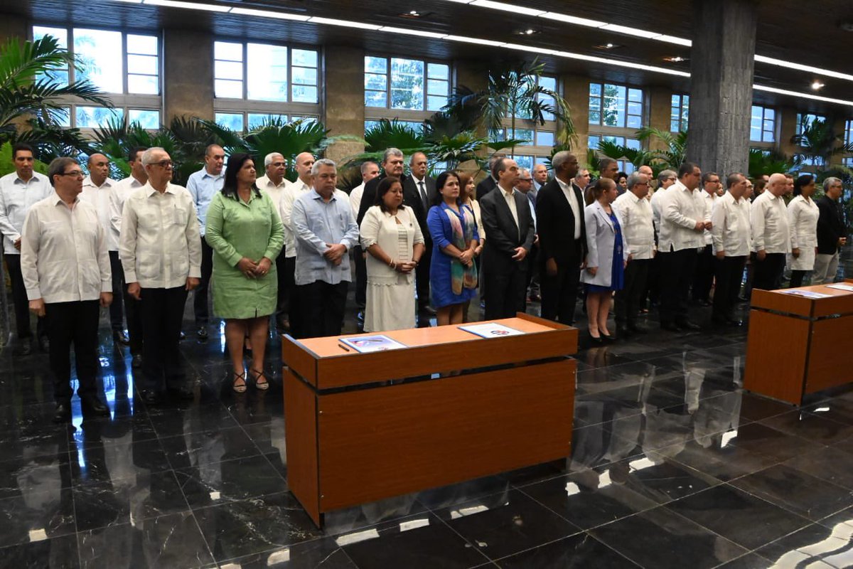 BrunoRguezP's tweet photo. Firmé en la Plaza de la Revolución José Martí el Código de Ética de los Cuadros de la Revolución Cubana junto a otros dirigentes del @PartidoPCC  y @GobiernoCuba.

Reafirmamos fidelidad a la Patria y compromiso con nuestro pueblo. https://t.co/iWURFrg6Sn