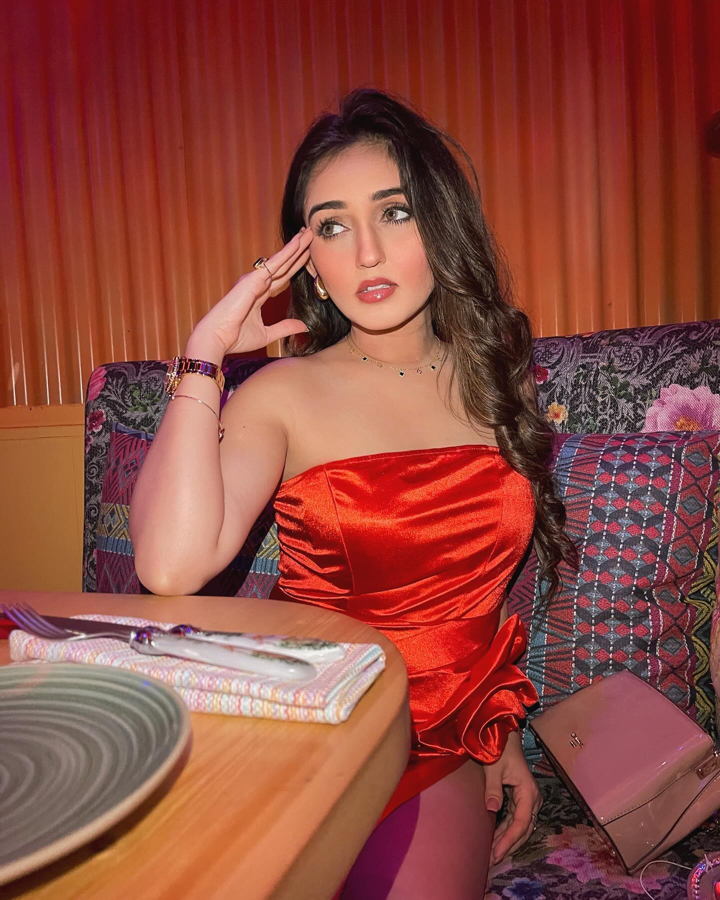 GHHHm-1bUAAXBV3?format=jpg&name=large