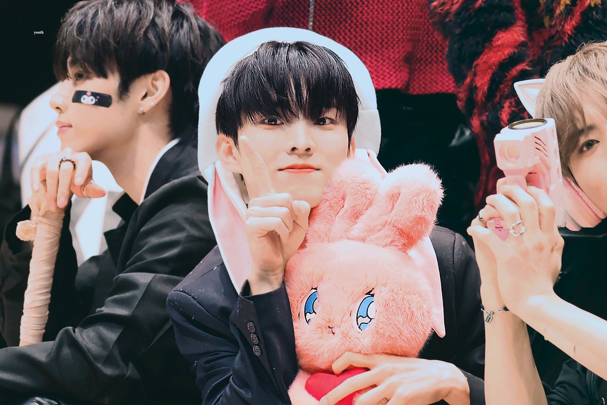 230304 #THEBOYZ #더보이즈 #Q #큐 #지창민