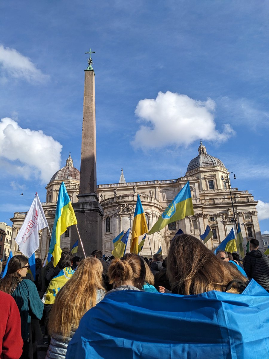 Roma c'è.
Con l'Ucraina, con la libertà, con la democrazia.
#24febbraio #Ucraina #Ukraine #SlavaUkraini #Roma