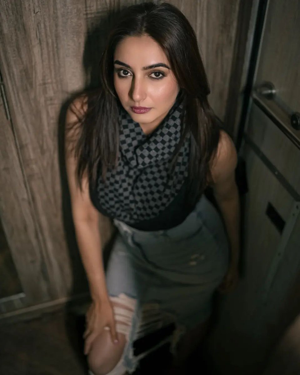 #RaginiDwivedi 🖤