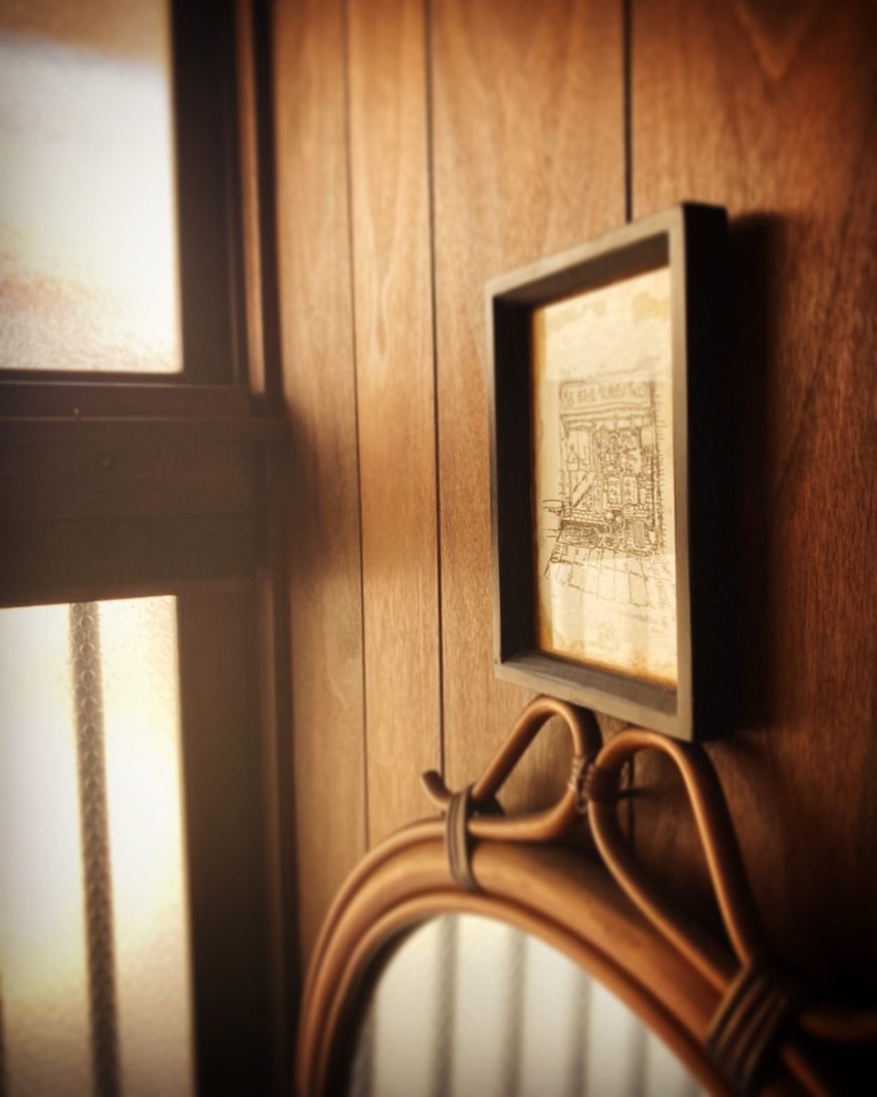 ishimaneko's tweet photo. 年前に描いたペン画✒️

購入して下さった方が額装して飾っている写真を送って下さいました。
オーガニックシェイプがお気に入りです。
しばらくペン画描いてないからまた描こうかなと思います☺️ https://t.co/z0bHCRdA2F